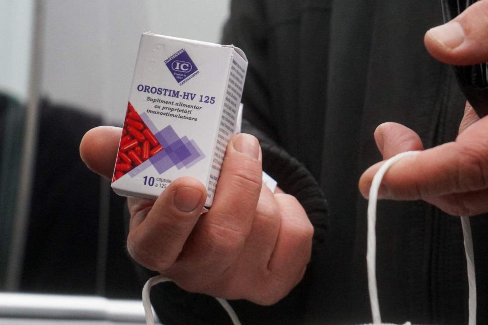 Coadă uriașă pentru urmașul polidinului! Oamenii s-au înghesuit de la 5 dimineața să cumpere medicamentul 685991