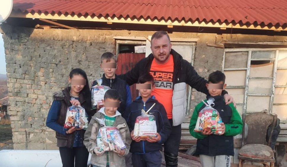 Un bistrițean a "îmbrăcat haina lui Moș Nicolae" pentru 300 de copii nevoiași 