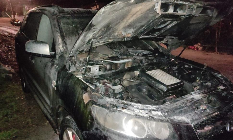 Mașina unui polițist din Botoșani, incendiată. Europol: "Acestea sunt consecințele pe care le suportă cei care își fac treaba"