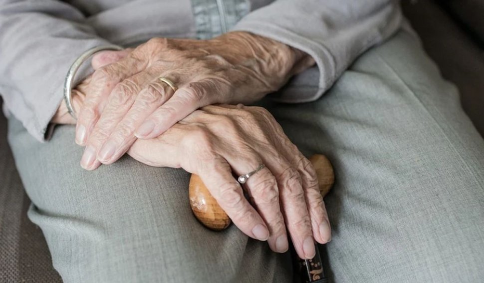 O femeie de 105 ani diagnosticată cu COVID-19 s-a vindecat în cinci zile, în Turcia