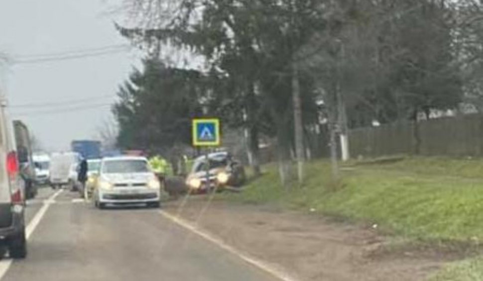 Bărbat împuşcat mortal de poliţişti după ce a lovit patru maşini de Poliţie, în Botoşani
