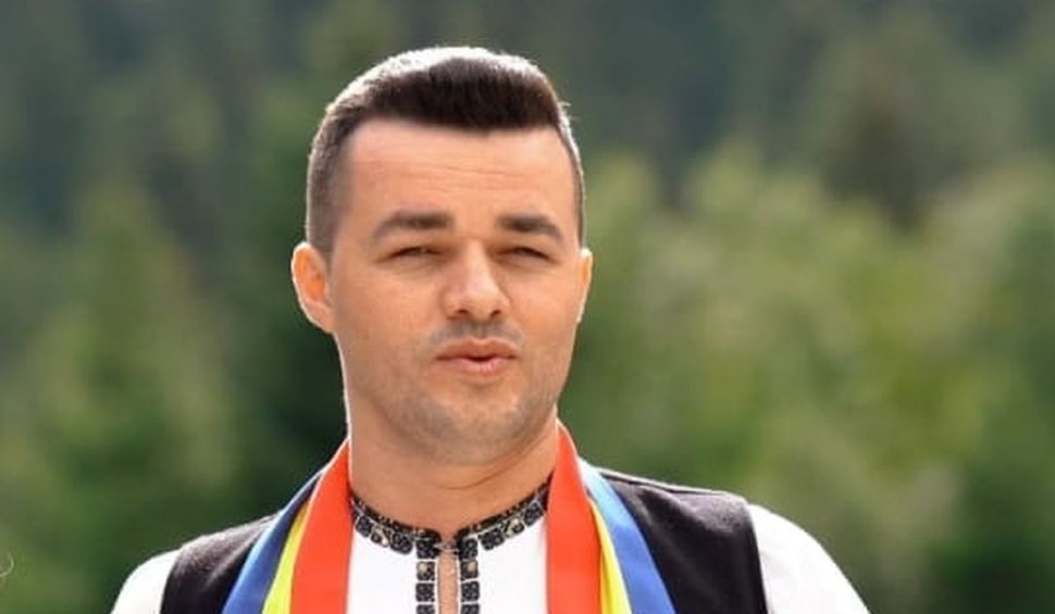 Doliu în muzica populară! Dumitru Stroie, solist în grupul "Junii de la Jidvei", şi-a pierdut viaţa în cumplitul accident din Argeş