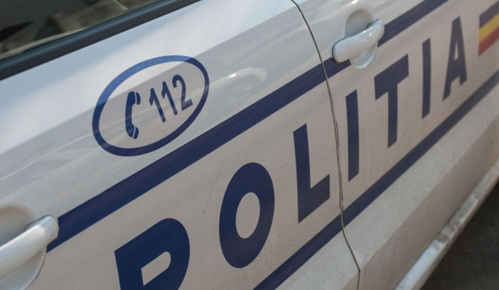 Un şofer din Bucureşti a murit după ce a intrat cu maşina într-o autospecială a Poliţiei