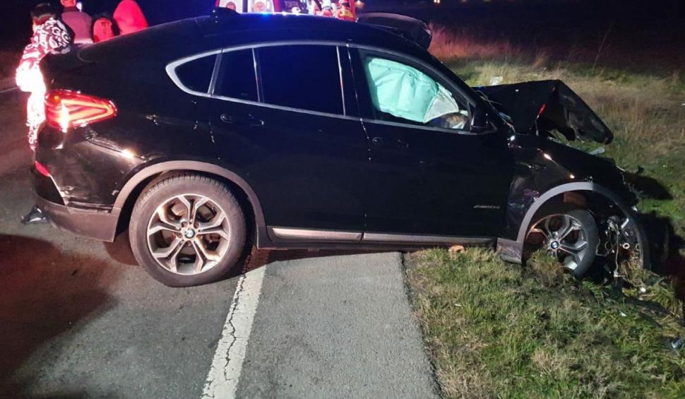 Accident grav în judeţul Olt. Cel puţin o persoană a murit după ce trei maşini au intrat în coliziune 688547