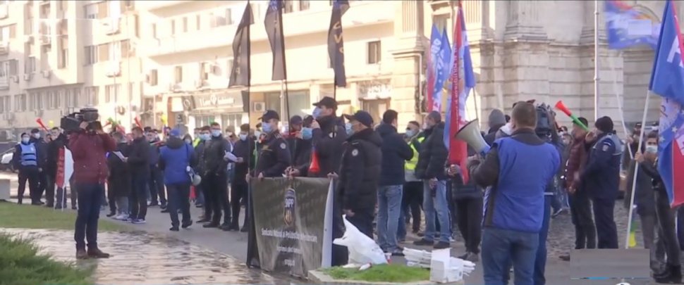 Proteste de amploare în ţară: Mii de poliţişti cer mărirea salariilor. În caz contrar, ei ameninţă că nu mai intervin rapid la Urgenţele 112