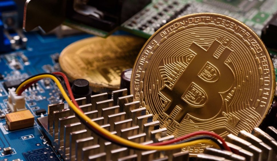 Bitcoin, valoare record! 33.000 de dolari, pentru prima data în istoria criptomonedei