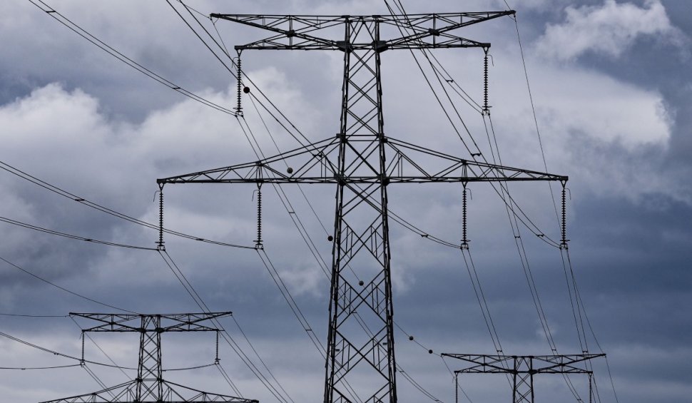 Anunțul ANRE despre facturile la electricitate: Termenul de schimbare a contractelor de energie electrică se prelungește!