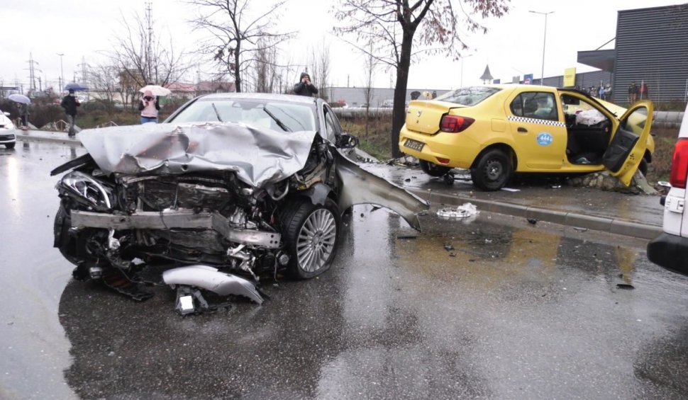 Taximetrist omorât într-un accident produs de un şofer începător cu Mercedes, în Drobeta-Turnu Severin