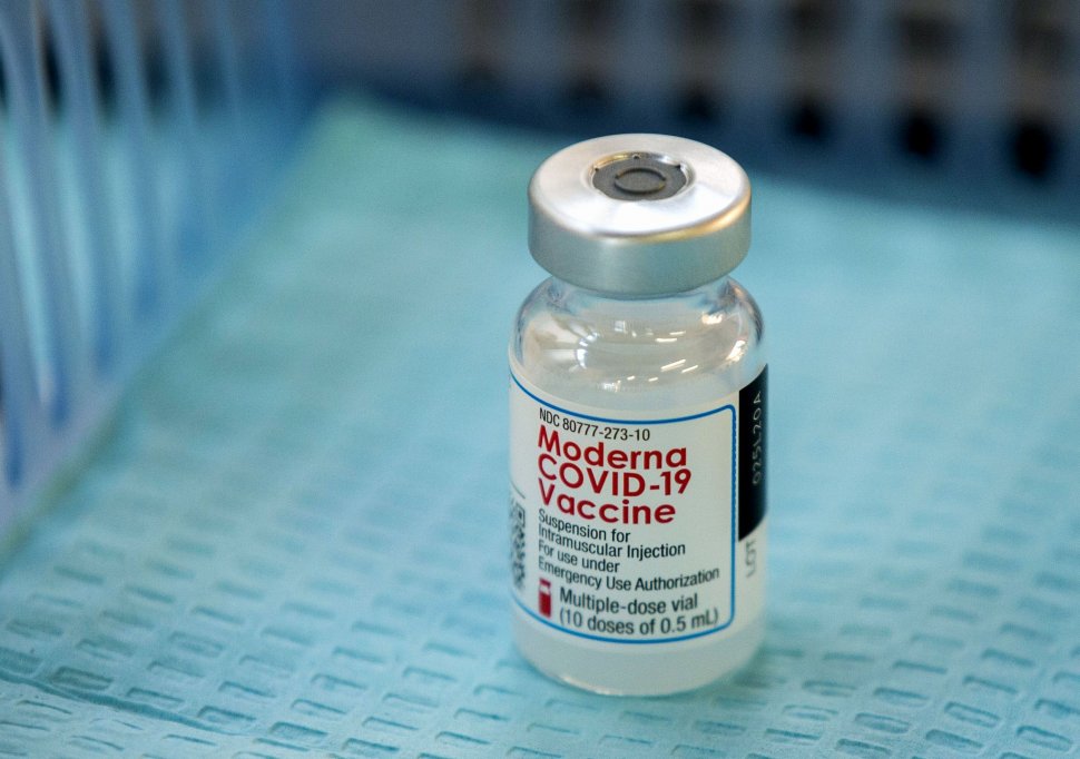 Farmacist care a distrus vaccinul anti-COVID: "Lumea se prăbuşeşte în jurul nostru, guvernul plănuieşte atacuri cibernetice"
