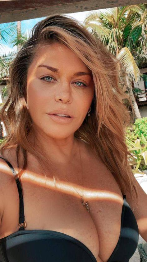 Loredana Groza, în costum de baie la 50 de ani. Artista a plecat într-o vacanță exotică 689728