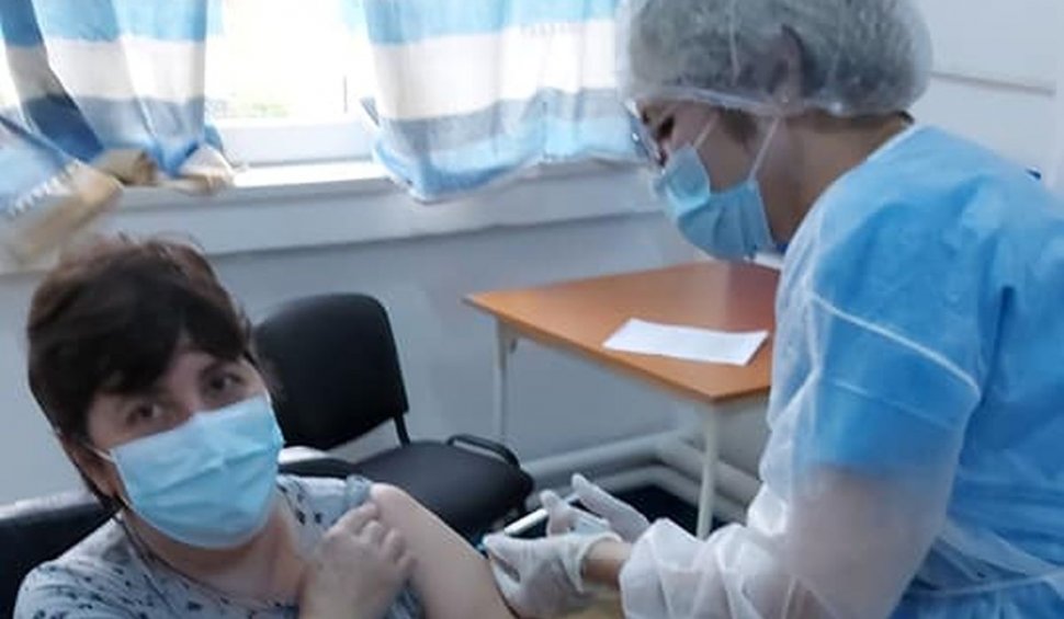 Ce riscă managerul Spitalului Găeşti după ce a anunţat că vaccinează pe cine doreşte. Reacţia lui Valeriu Gheorghiţă