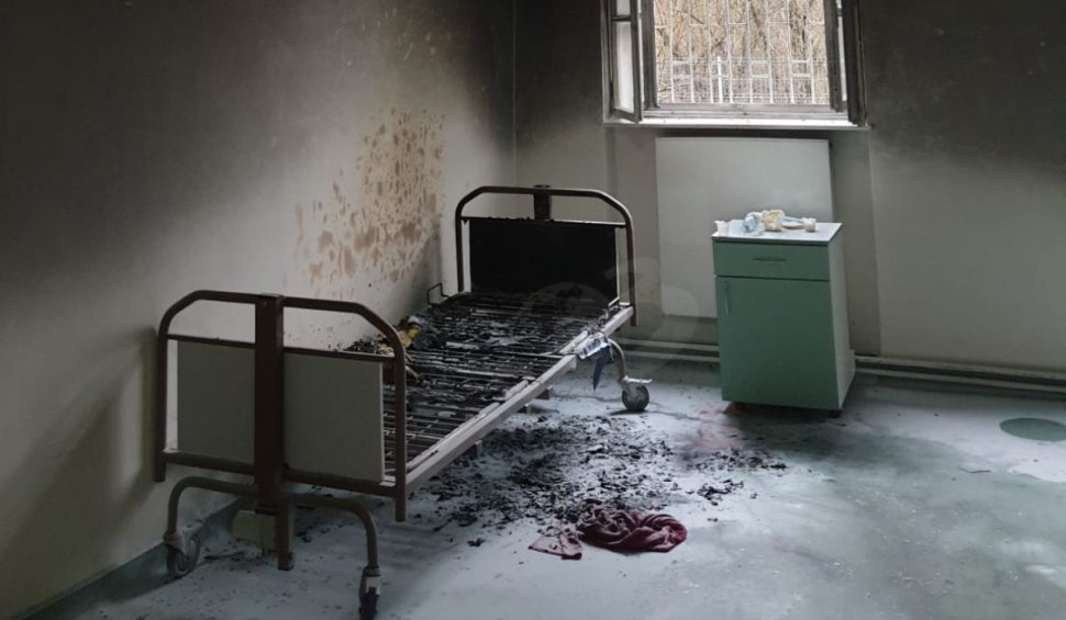 VIDEO. Primele imagini din spitalul care a luat foc! Totul a fost filmat de un polițist