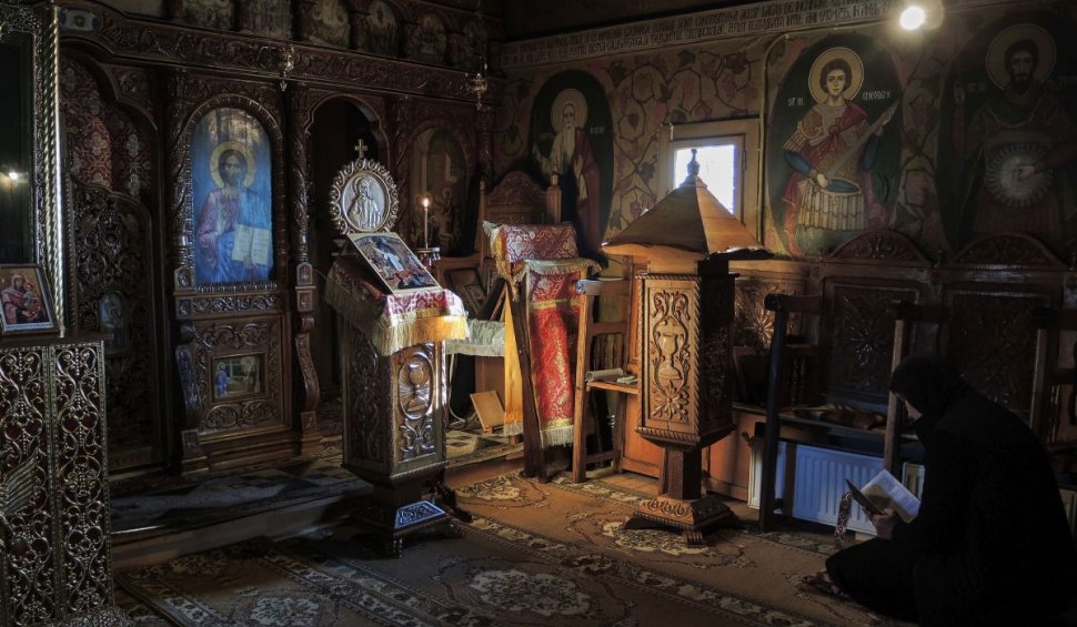 Calendar ortodox 7 ianuarie. Sărbătoare cu cruce roşie de Sfântul Ion
