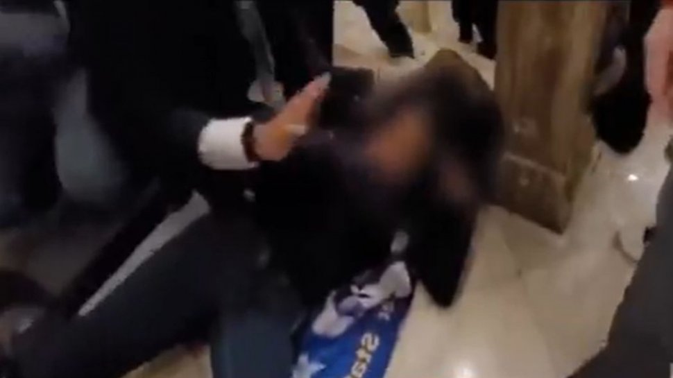 VIDEO. Momentul uciderii femeii în Capitoliu. Cine a tras