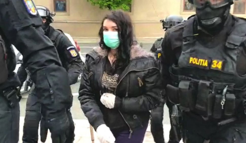 Tânăra din Timișoara, adeptă ISIS, condamnată definitiv la închisoare pentru propagandă teroristă
