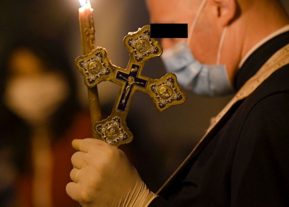 Preot român, suspendat de Episcopia Română a Italiei, după ce a fost denunţat de două femei pentru propuneri indecente