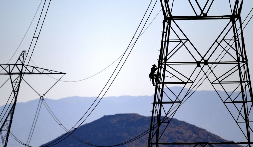 Factura la curent electric crește sau scade? Ultimele clarificări din partea ANRE în scandalul liberalizării pieței energiei