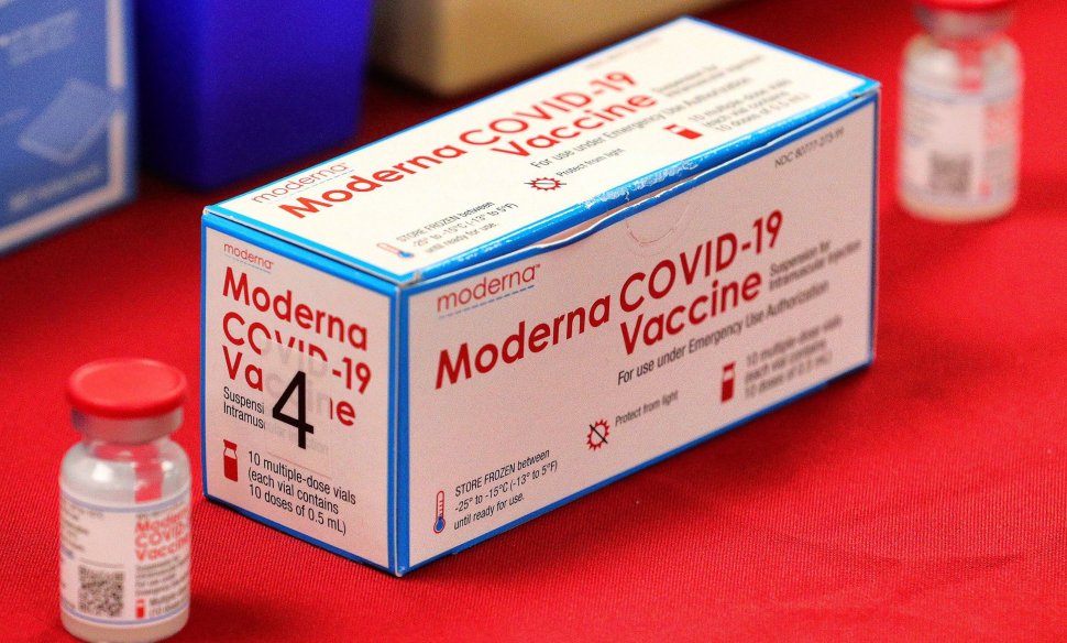 De la 1 februarie, românii vor putea fi vaccinați și cu vaccinul Moderna. După câte zile se realizează rapelul 