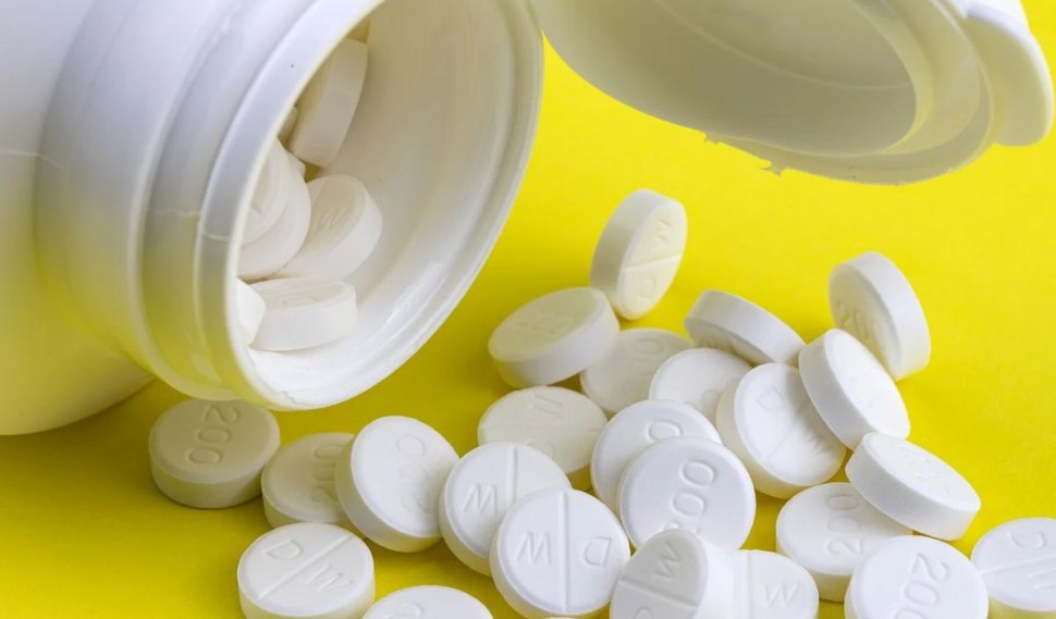 O mare companie farmaceutică anunţă un succes: pastila anti-COVID