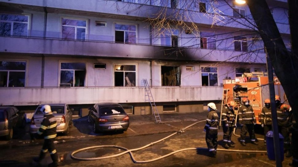 Un martor la incendiu povestește ce s-a întâmplat: ”A fost o explozie fără multe flăcări! Se dădeau comenzi scurte!”