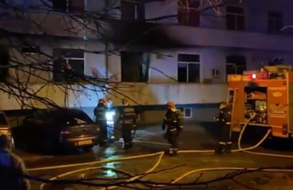Incendiul de la Institutul ”Matei Balș”, în imagini. Patru oameni au murit carbonizați 692724