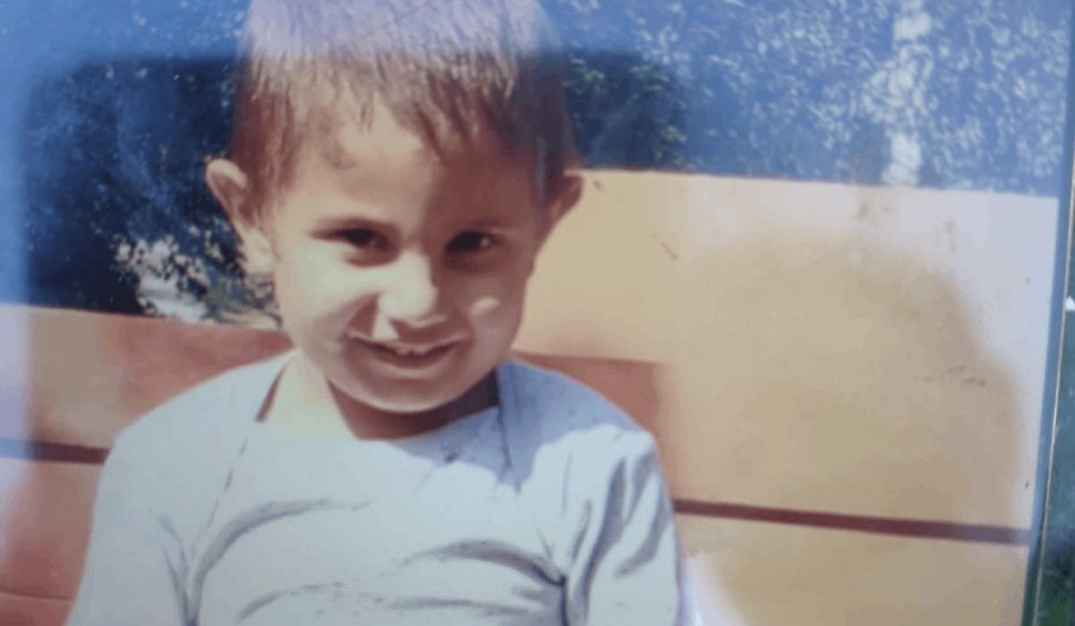 Luca, un copil de doi ani, a dispărut fără urmă în satul Sâmbotin, comuna Schela din Gorj