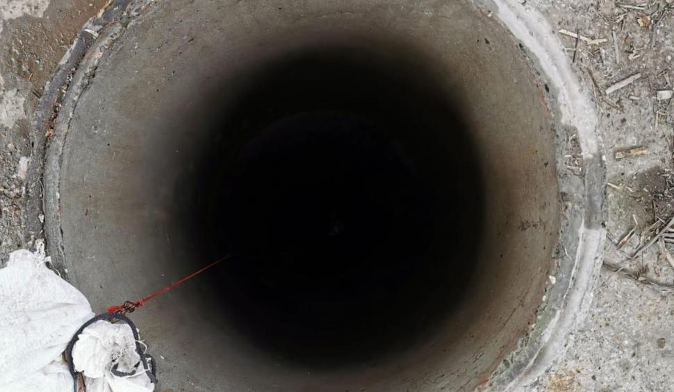 Un copil a căzut într-o fântână de 15 metri adâncime, în judeţul Bacău. Intervenţie dramatică a salvatorilor 693300