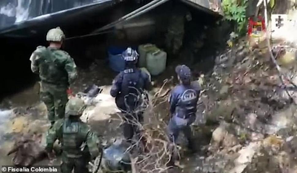 Armata columbiană a distrus fabrica de cocaină care alimenta cartelul lui "El chapo" Guzman. Imagini document din bârlogul traficanţilor 693319