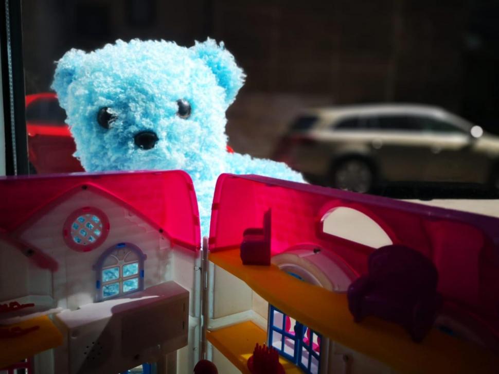 Magazin cu hăinuţe şi jucării gratuite pentru copiii necăjiţi 693430