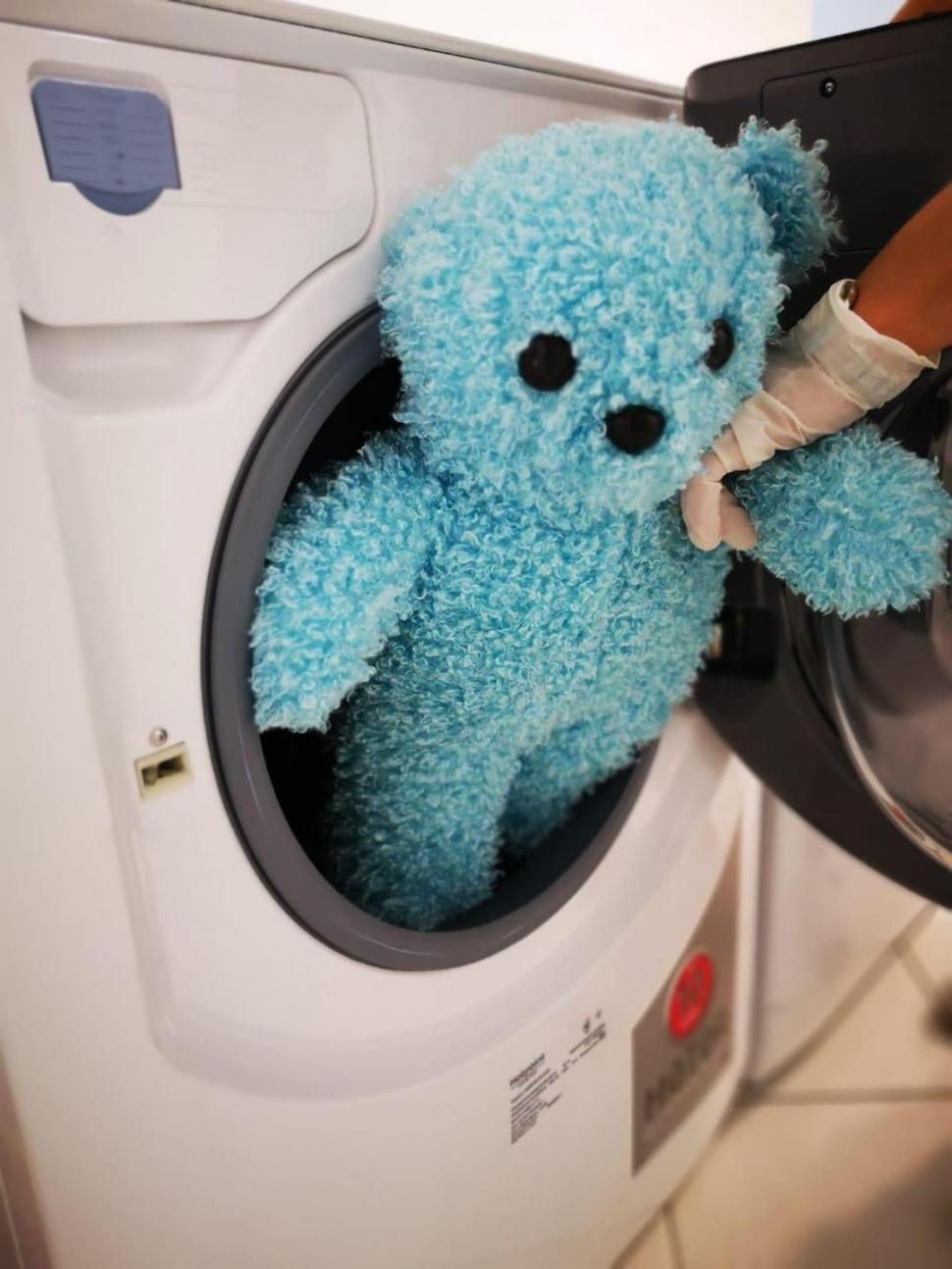 Magazin cu hăinuţe şi jucării gratuite pentru copiii necăjiţi 693431