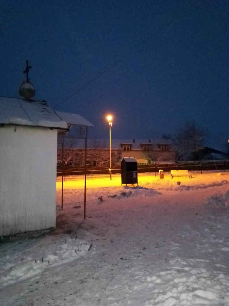 Biserică din Botoșani mistuită de flăcări. Ce au găsit pompierii când au intrat în lăcașul sfânt 693800