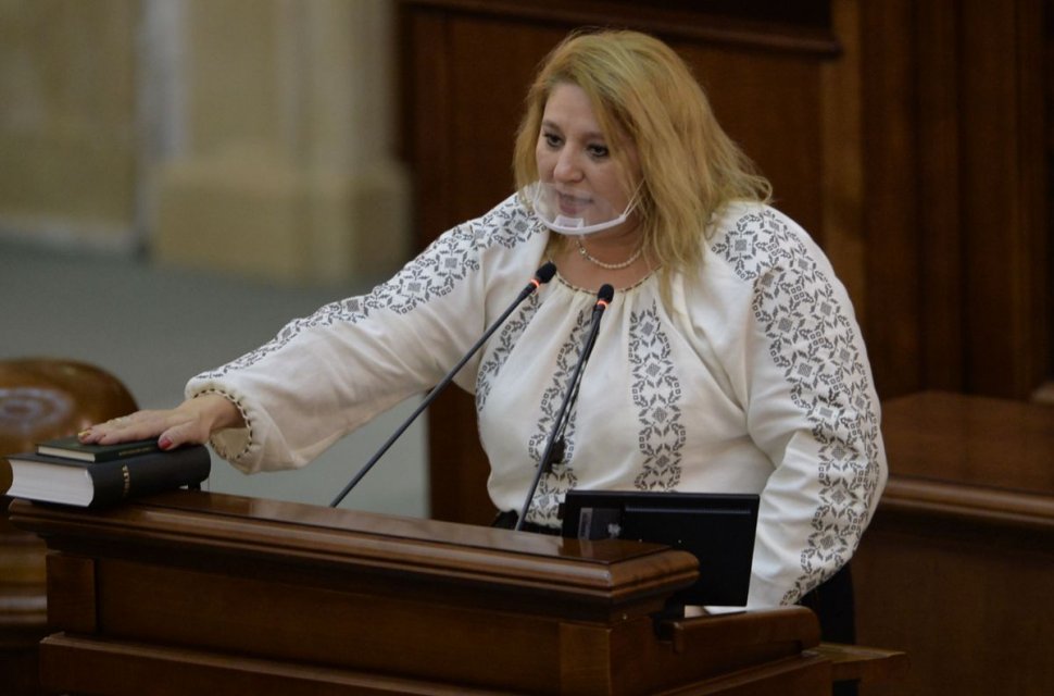 Diana Șoșoacă, atac la Sorin Lavric: ”Voi formula plângeri pentru discriminare, inclusiv pentru jigniri”