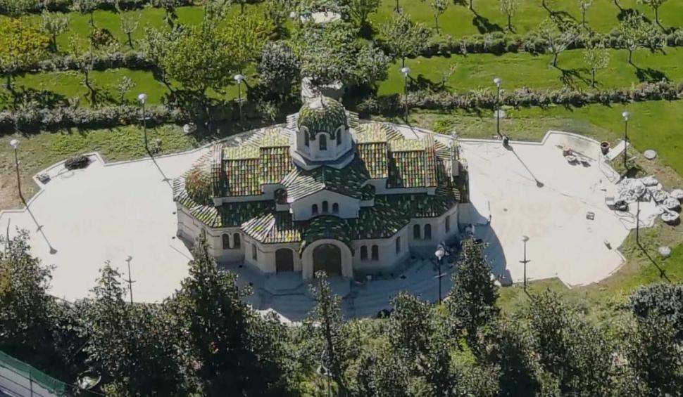 Palatul lui Putin, asemănări uluitoare cu legenda meşterului Manole. "Ne-au zis să dăm totul jos. Plutea un miros greu..." 694710
