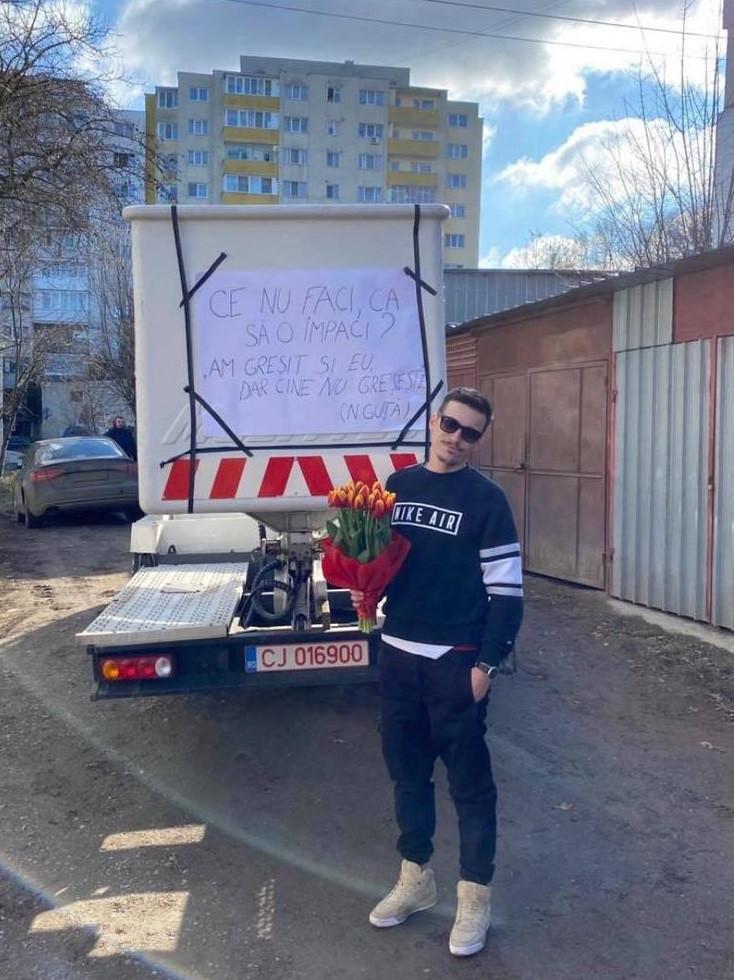 Declaraţie de dragoste la înălţime! Cum şi-a surprins iubita de Valentine's Day 694983