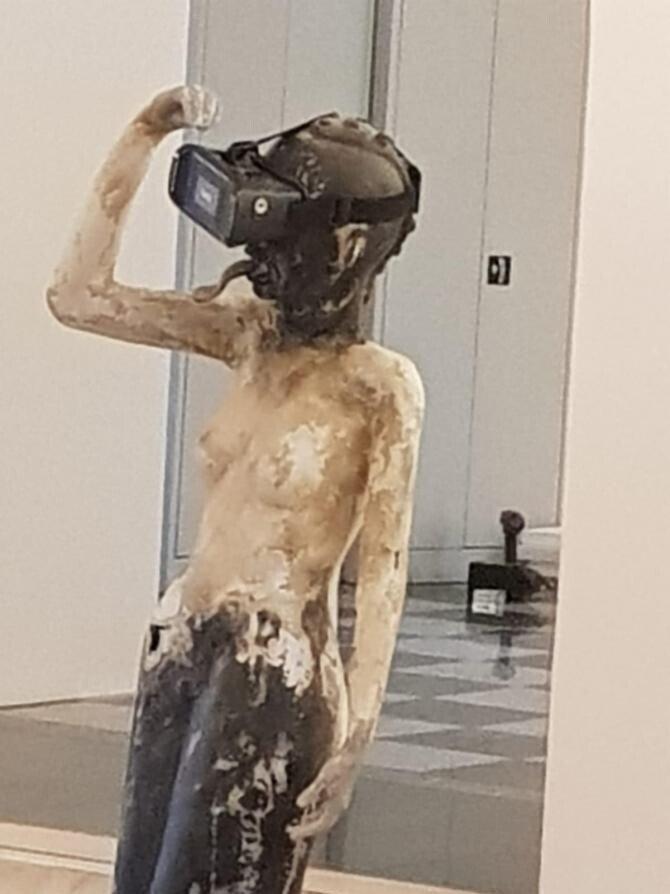 Drăcoaice fără sutien la primăria condusă de Clotilde Armand. Imagini scandaloase! 695384