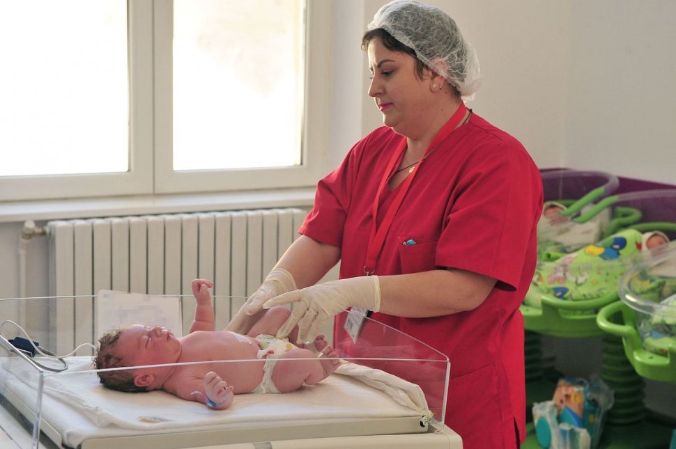 O fată de 13 ani din Buzău nu a mai ajuns la maternitate și a născut la UPU