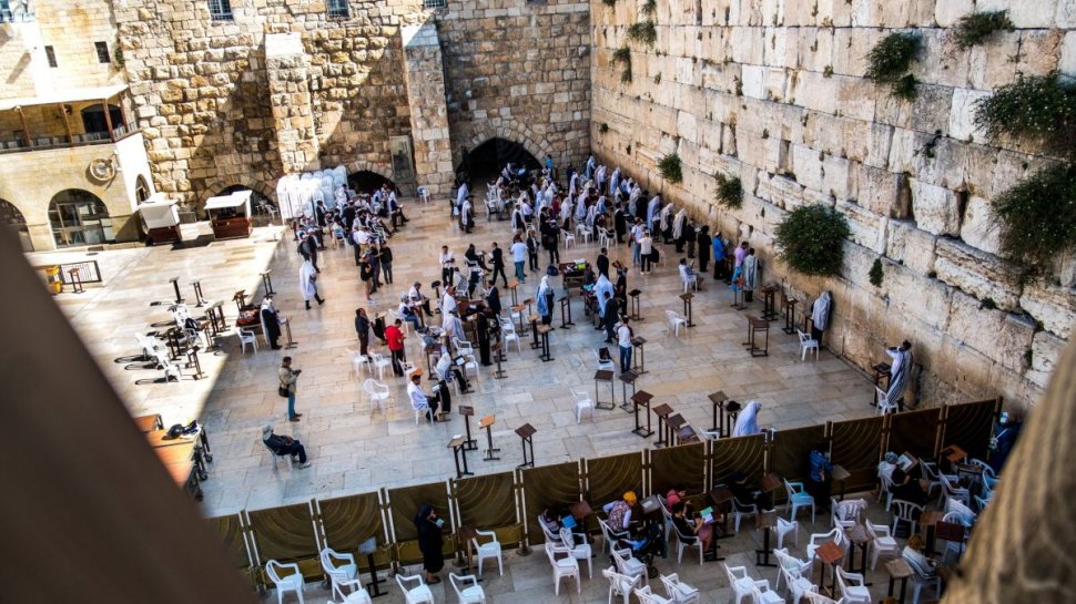 Israelul își redeschide porțile, la exact la un an de la primul caz de COVID 