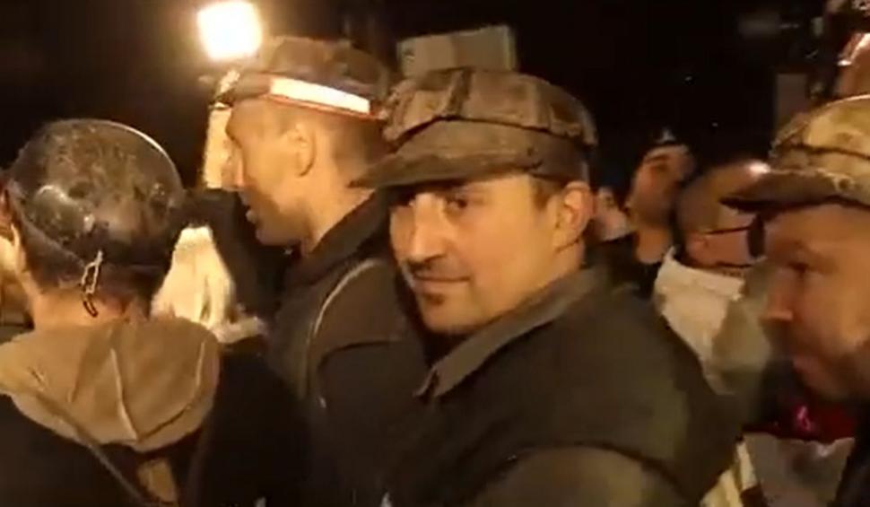 Ei sunt cei care au protestat în subteran în ultimele 7 zile şi au forţat autorităţile să le dea minerilor banii! 695973