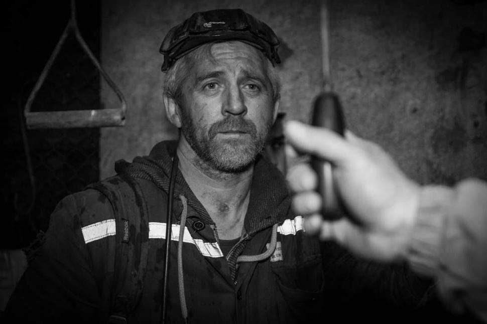 Ei sunt cei care au protestat în subteran în ultimele 7 zile şi au forţat autorităţile să le dea minerilor banii! 696014