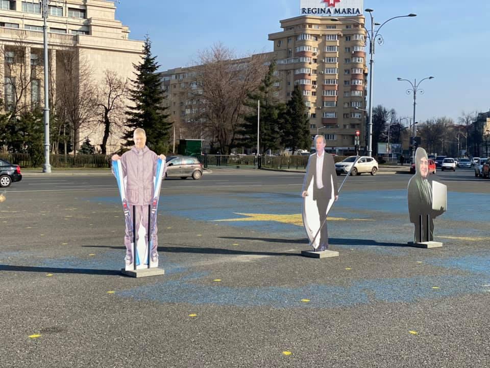 Protest PSD cu figurine din carton ale unor miniștri din Guvernul Cîțu 695944