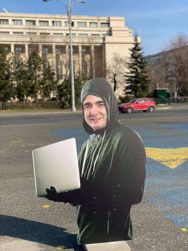 Protest PSD cu figurine din carton ale unor miniștri din Guvernul Cîțu 695946