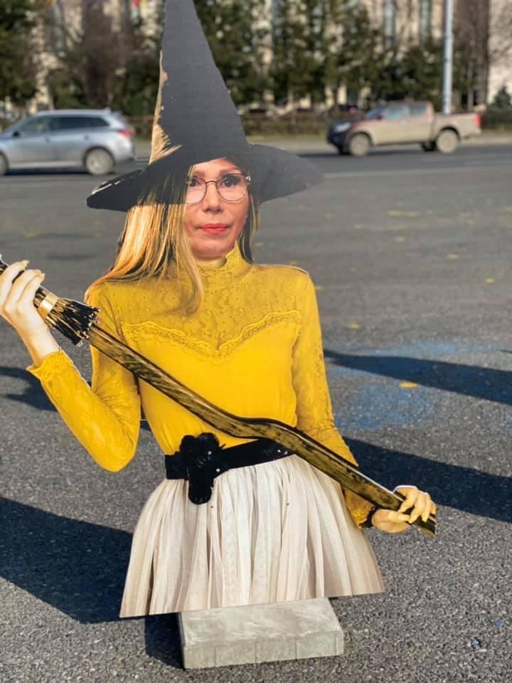 Protest PSD cu figurine din carton ale unor miniștri din Guvernul Cîțu 695948