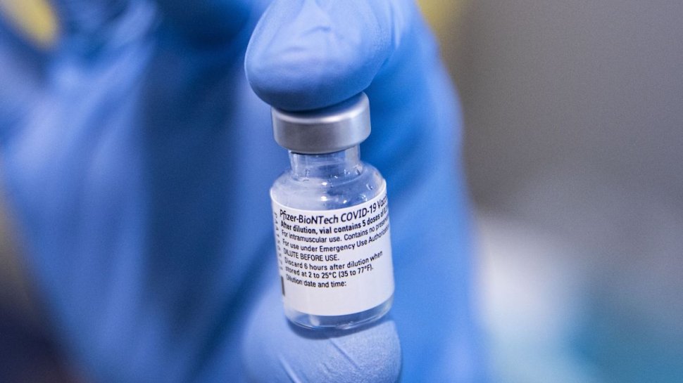 A zecea tranșă de vaccin Pfizer BioNTech sosește în țară