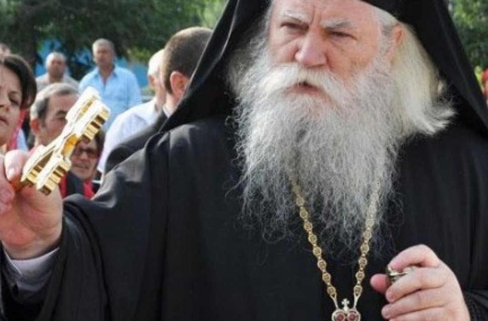 ÎPS Calinic le interzice preoților din Suceava să mai ceară bani pentru serviciile religioase