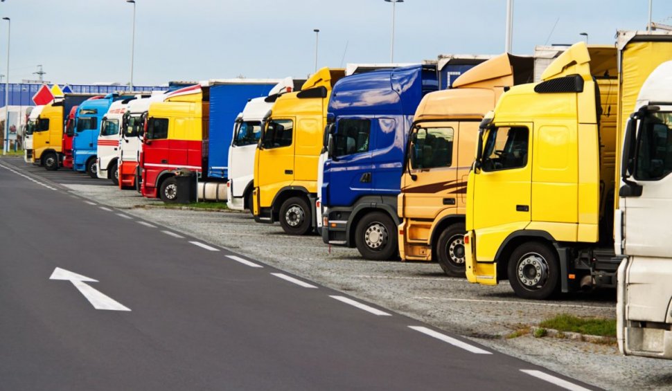 Șoferii de TIR, obligați să plătească testul COVID la intrare în Austria