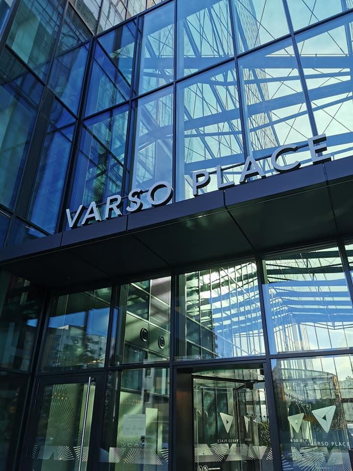 Aceasta este cea mai înaltă clădire din Uniunea Europeană! A costat o avere iar pandemia riscă să o pună la pământ 696395