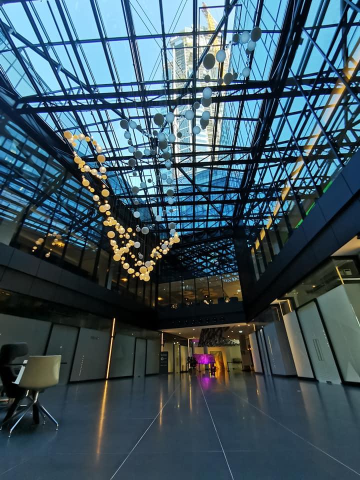 Aceasta este cea mai înaltă clădire din Uniunea Europeană! A costat o avere iar pandemia riscă să o pună la pământ 696397