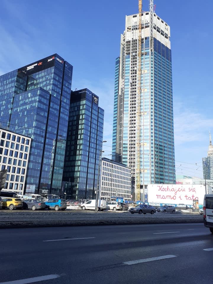 Aceasta este cea mai înaltă clădire din Uniunea Europeană! A costat o avere iar pandemia riscă să o pună la pământ 696398