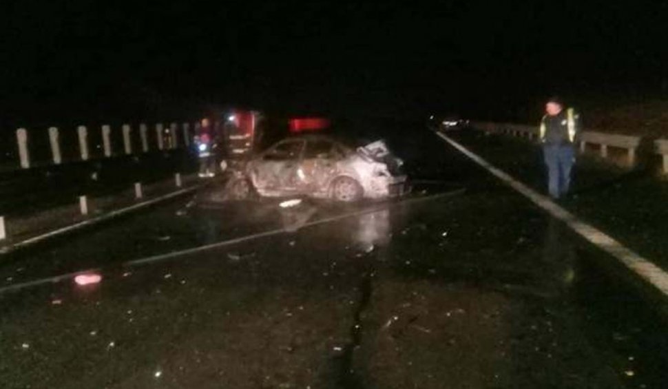 Grav accident rutier la Arad! Una din maşini a luat foc. Sunt 7 victime, iar circulația este oprită