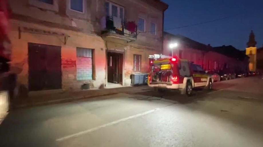 Explozie la un imobil din Timișoara. Un bărbat a rămas prins sub dărâmături 696585